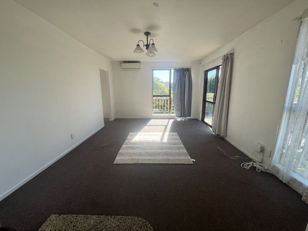 9 Adel Place, Weymouth, Auckland - Carousel 2