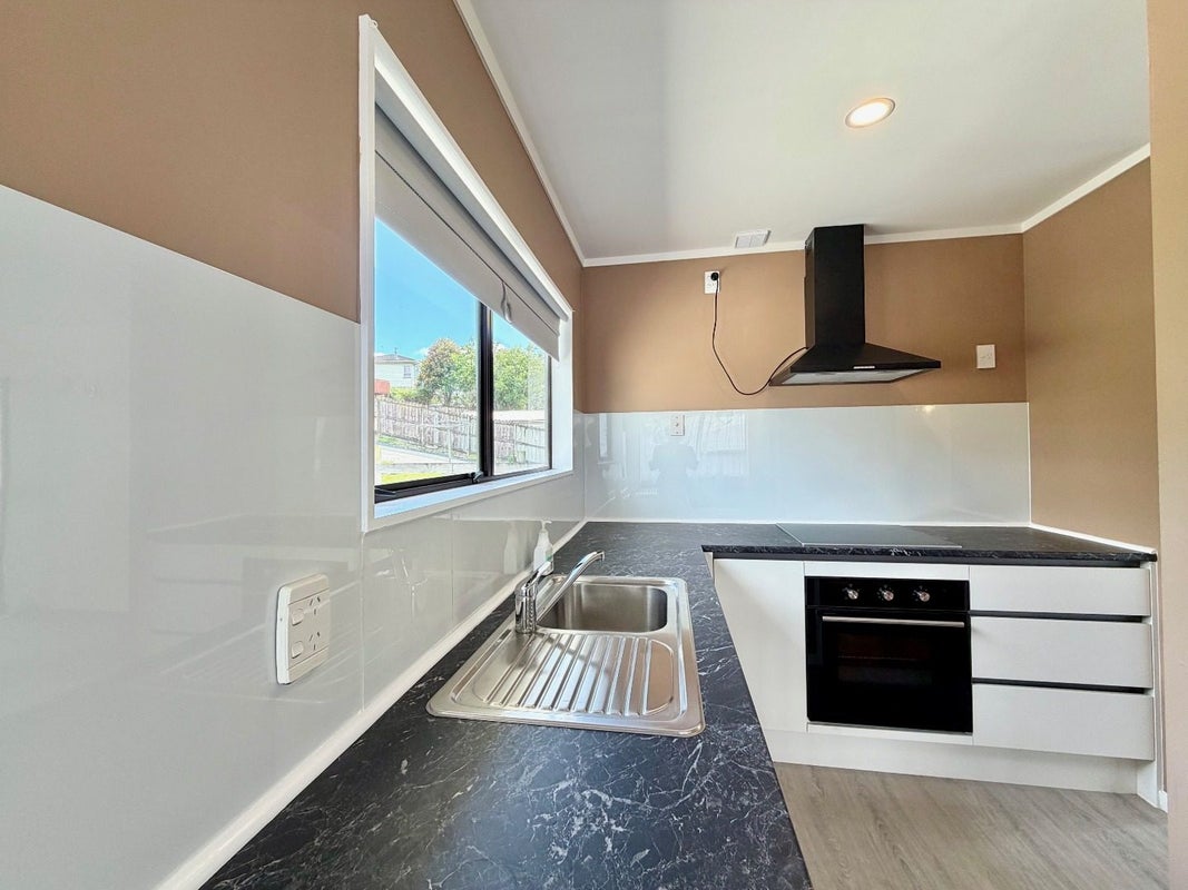 14 Aronia Way, Goodwood Heights, Auckland - Carousel 2