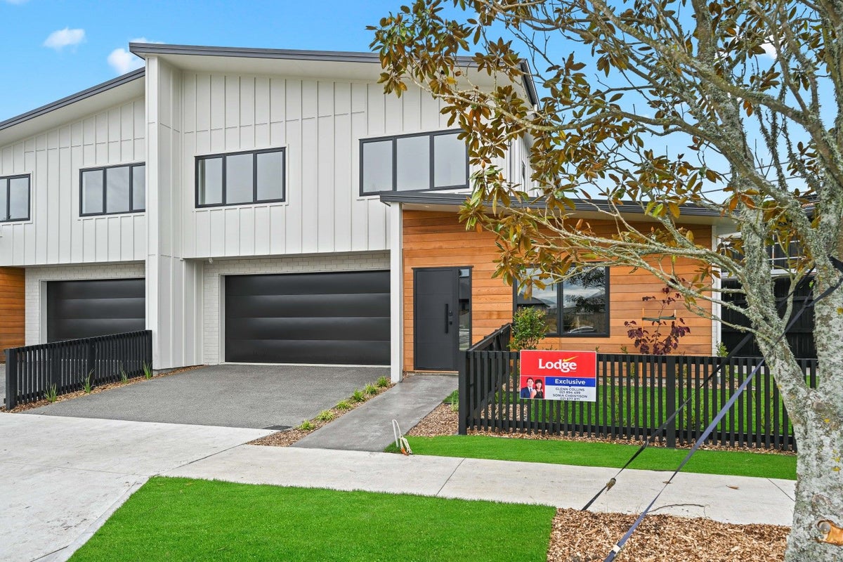 76 Maanihi Drive, Rototuna North, Hamilton - Carousel 1