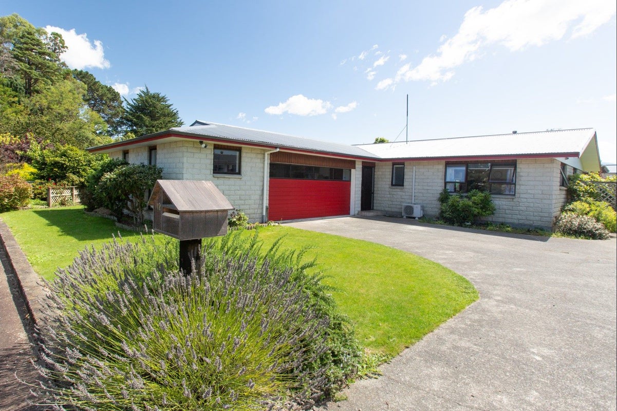 12 Windsor Street, Dannevirke - Carousel 1