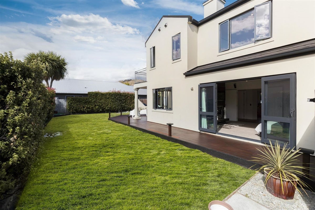 1 Coburn Place, Lake Hayes, Queenstown - Carousel 2