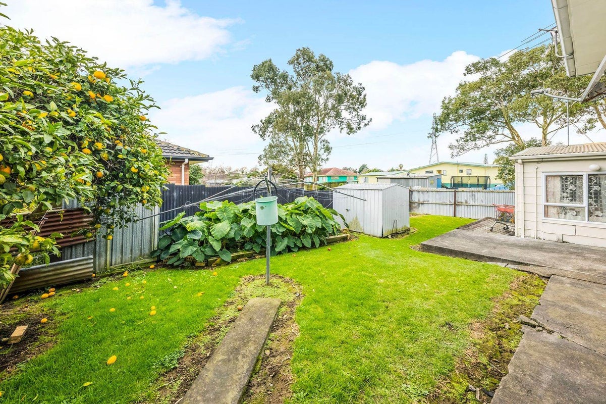 42 Israel Avenue, Clover Park, Auckland - Carousel 2