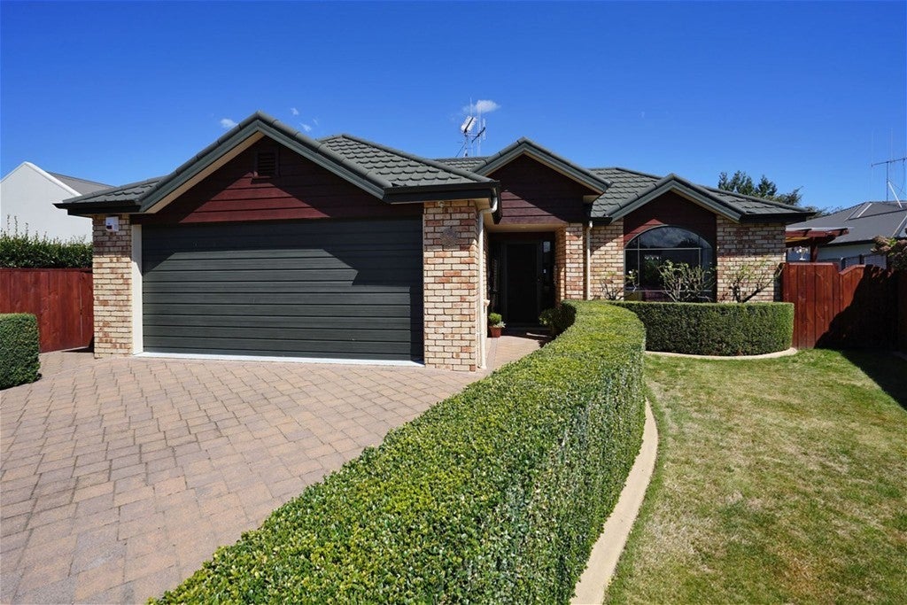 10 Callum Court, Rototuna, Hamilton - Carousel 1