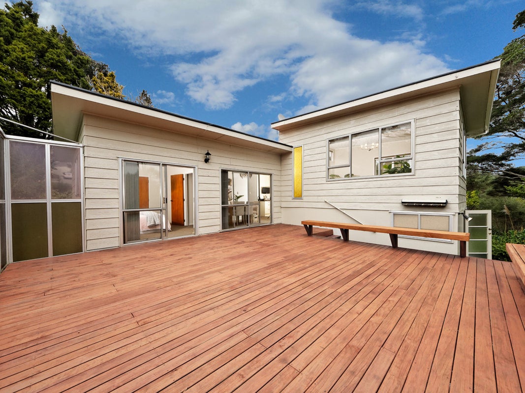 2B Stillwater Crescent, Stillwater, Silverdale - Carousel 1