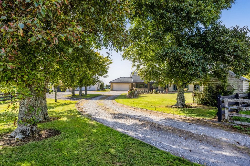 144 Monmouth Road, Pembroke, Stratford - Carousel 1