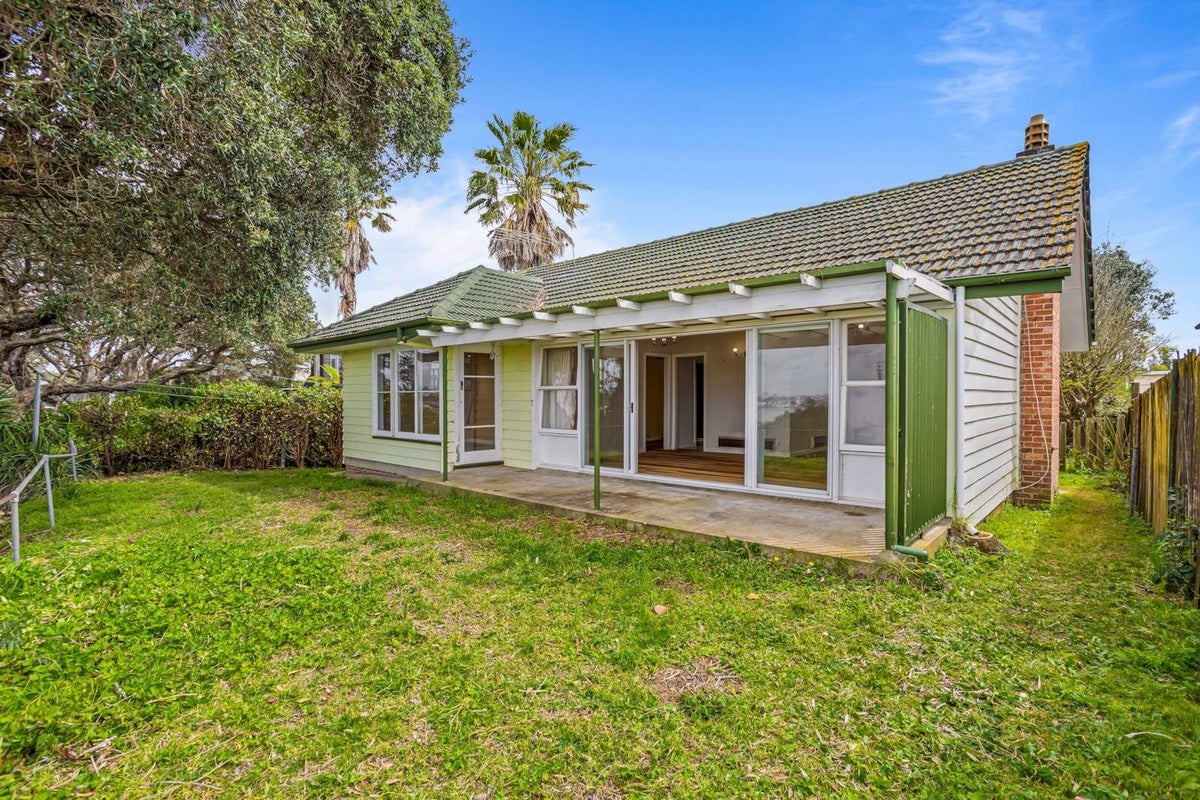 59 Sylvan Avenue, Northcote, Auckland - Carousel 22