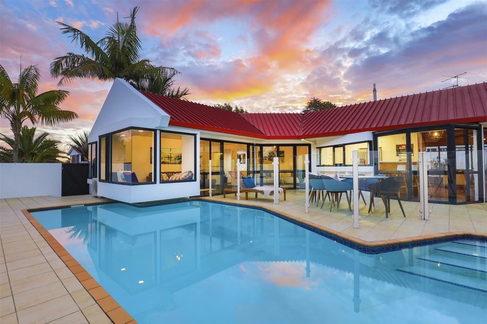 20 Taitua Drive, Te Atatu South, Auckland - Carousel 2