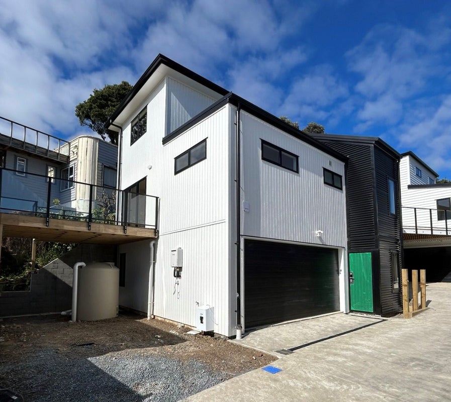 6B Grays Road, Plimmerton, Porirua - Carousel 1
