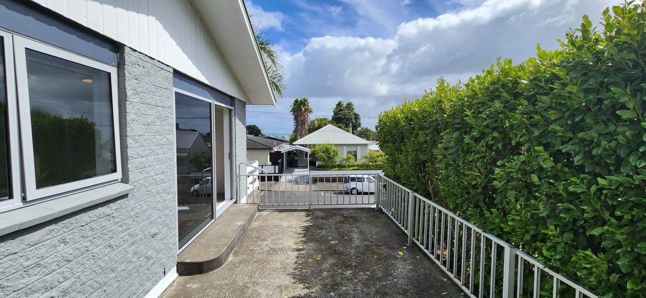 1/246 Courtenay Street, Strandon, New Plymouth - Carousel 2