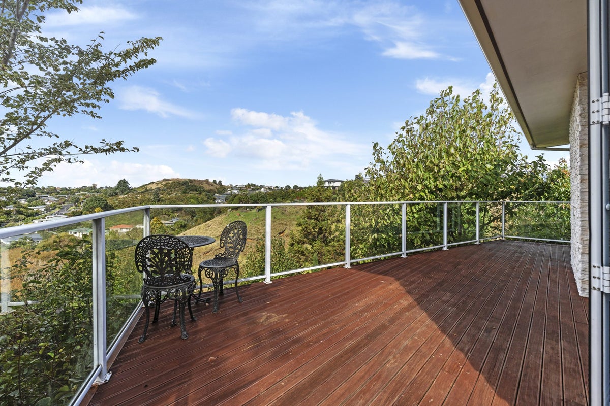 11 Harriet Place, Spotswood, New Plymouth - Carousel 2
