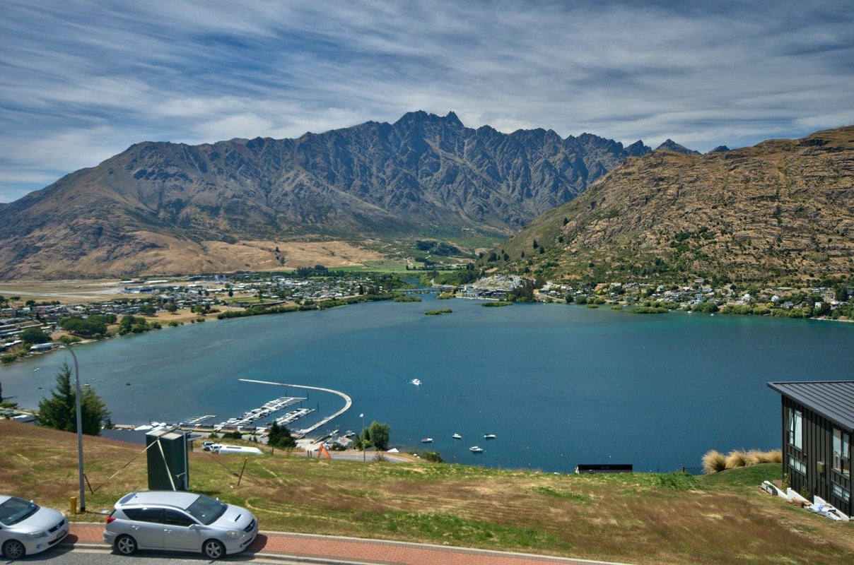 8 Florence Close, Queenstown Hill, QUEENSTOWN - Carousel 1