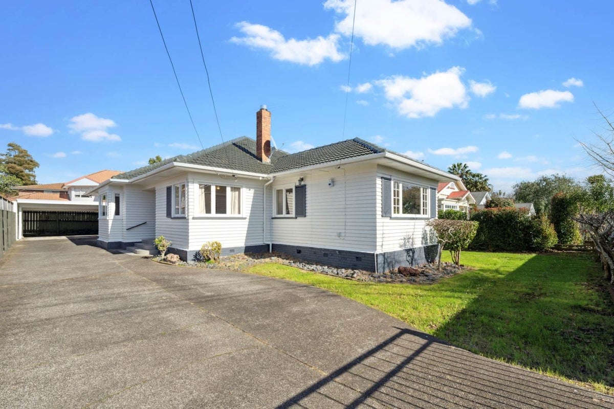 6 Epsom Avenue, Epsom, Auckland - Carousel 1