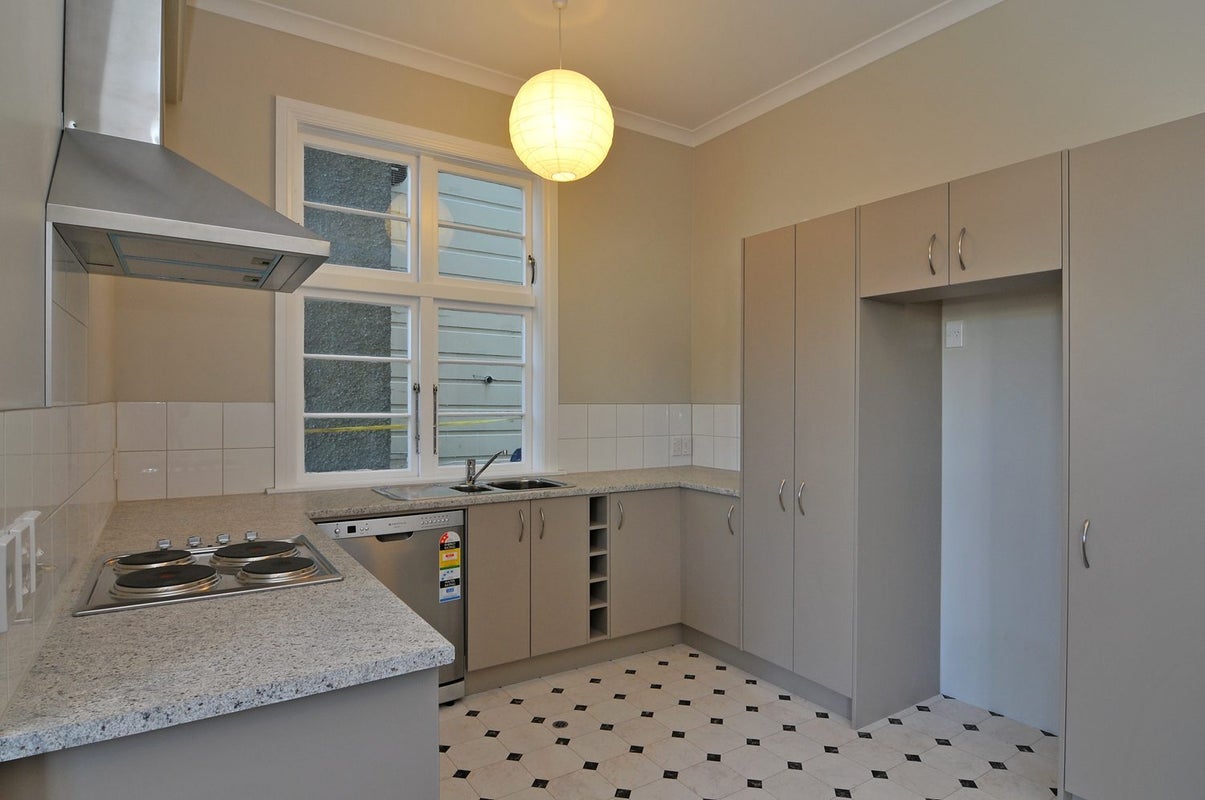 112 Austin Street, Mount Victoria, Wellington - Carousel 2