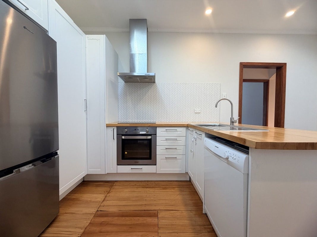 16 Wilberforce Street, Miramar, Wellington - Carousel 2