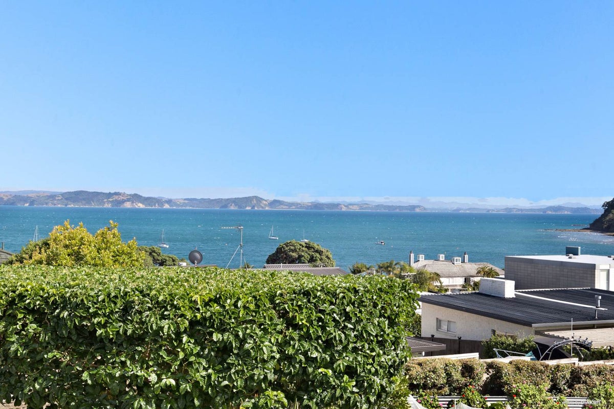 1048 Whangaparaoa Road, Tindalls Beach, Whangaparaoa - Carousel 1