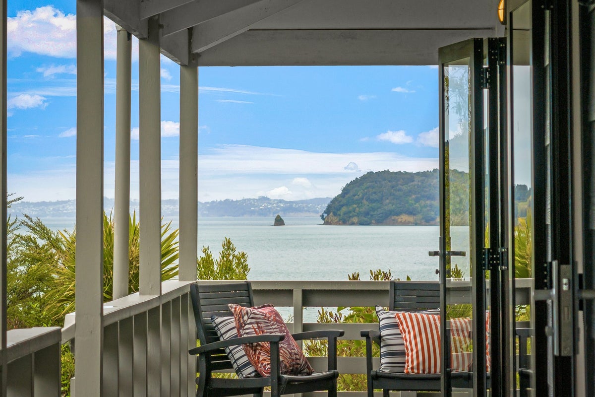 17 Young Street, Mahurangi East, Warkworth - Carousel 1