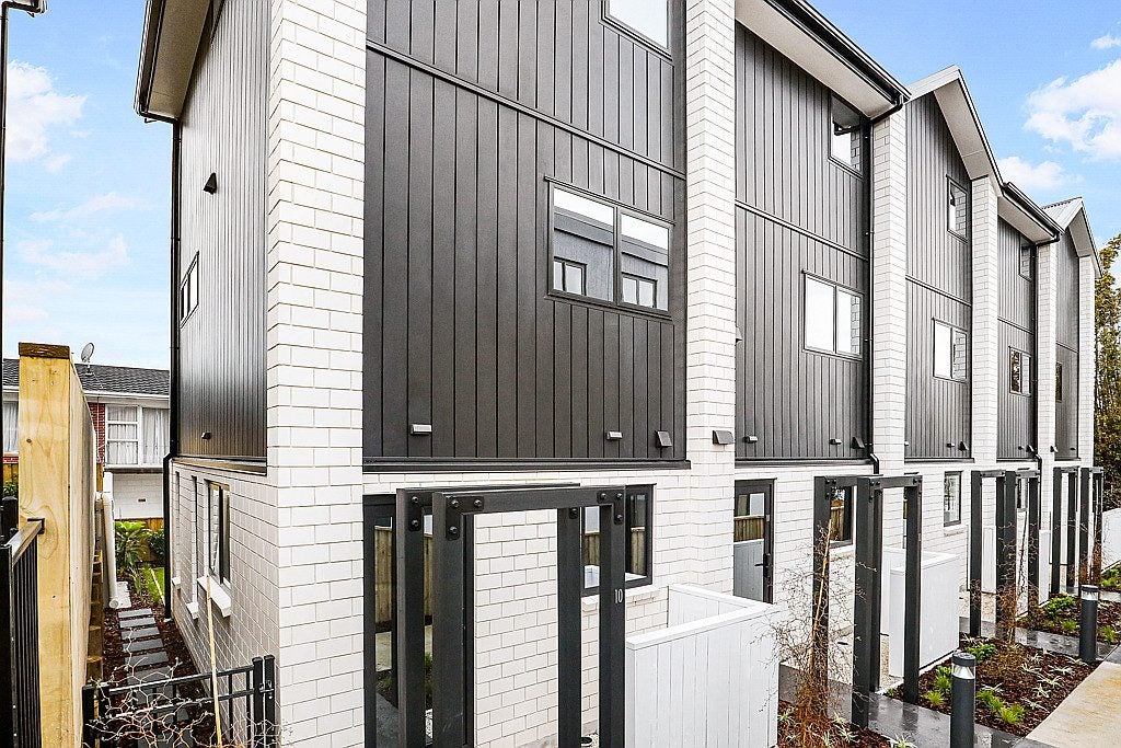 11/10 Willcott Street, Mount Albert, Auckland - Carousel 1