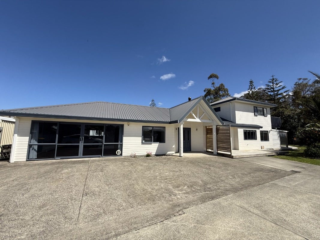 52A Ferry Parade, Herald Island, Auckland - Carousel 1