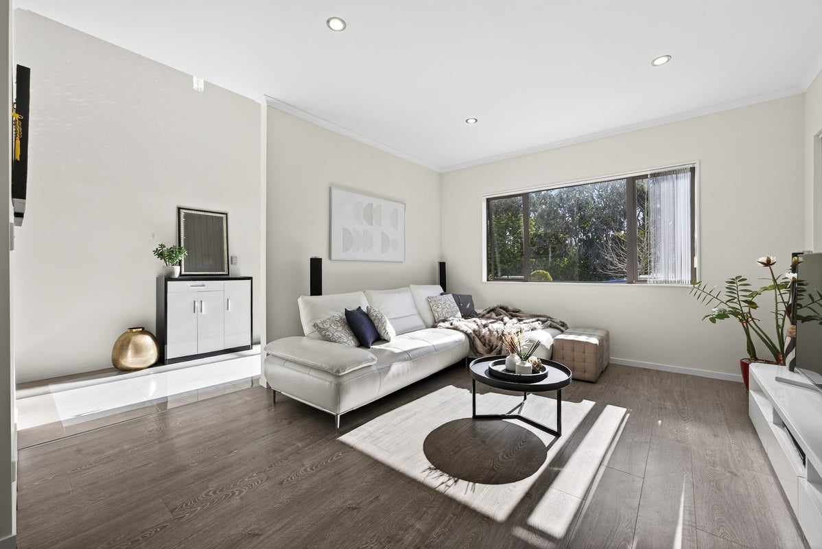 63 Silvana Drive, Flat Bush, Auckland - Carousel 2