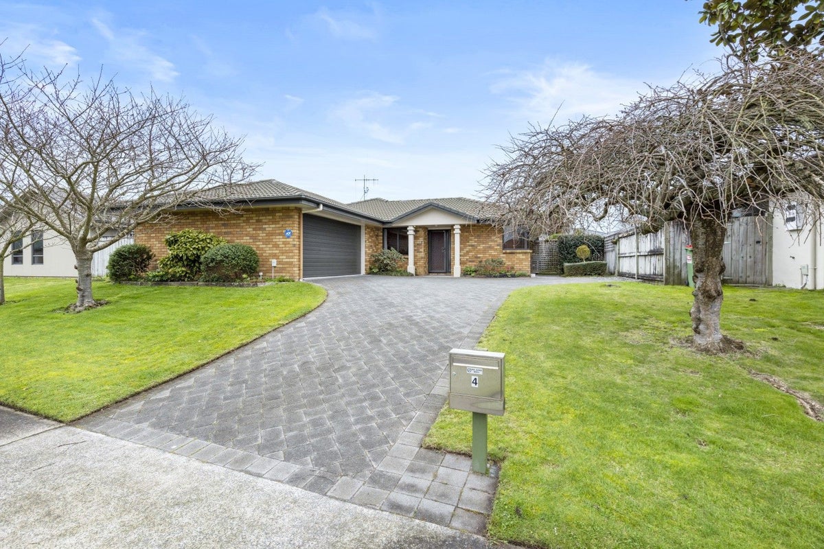 4 Lavenham Place, Rototuna North, Hamilton - Carousel 14