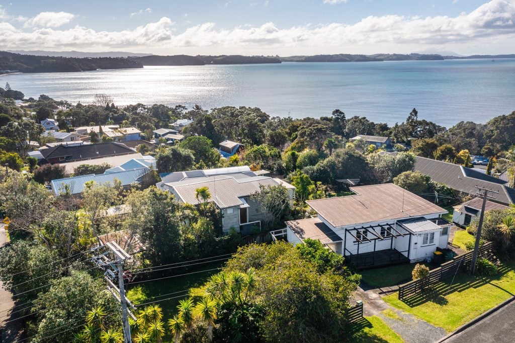 1 Woodlands Avenue, Snells Beach, Snells Beach - Carousel 36