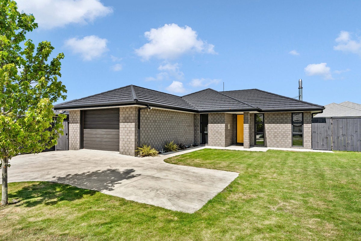 21 Maple Grove, Solway, Masterton - Carousel 1