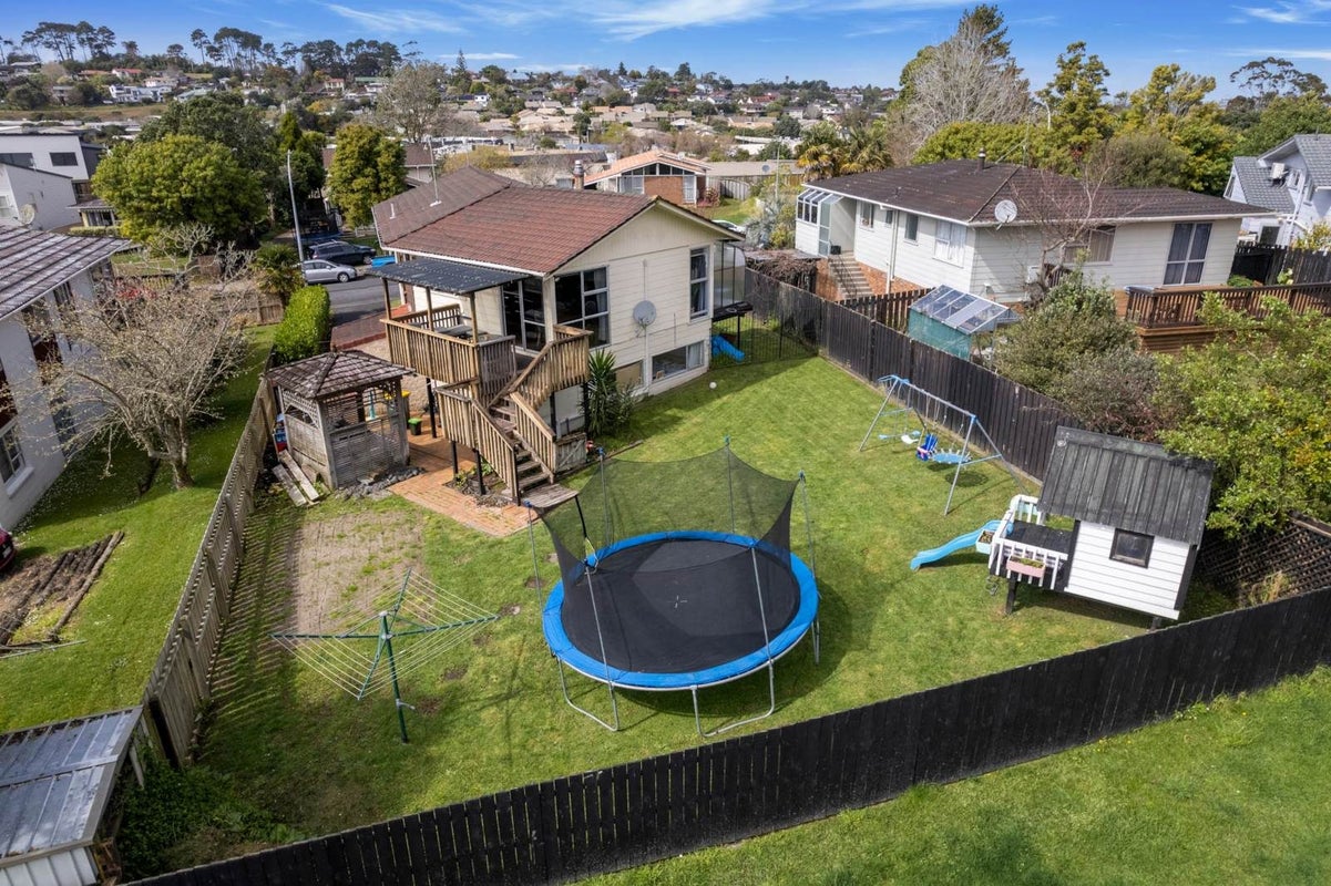 5 Cockayne Crescent, Sunnynook, Auckland - Carousel 1