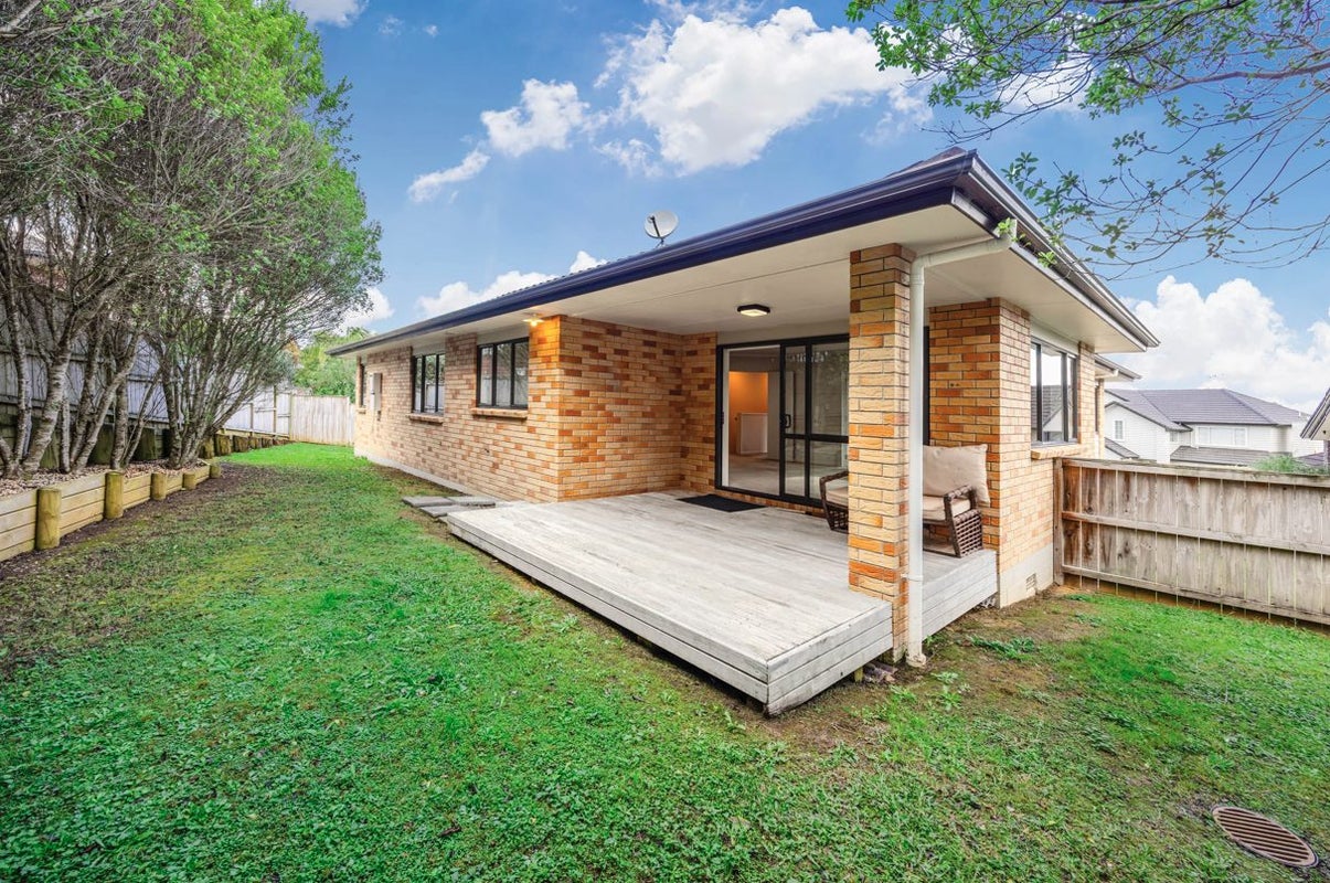 7 Mazuran Place, Flat Bush, Auckland - Carousel 2