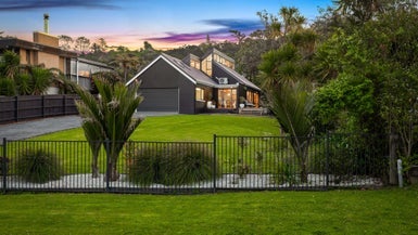 8 Awhiorangi Promenade, Swanson, Auckland - Carousel 1