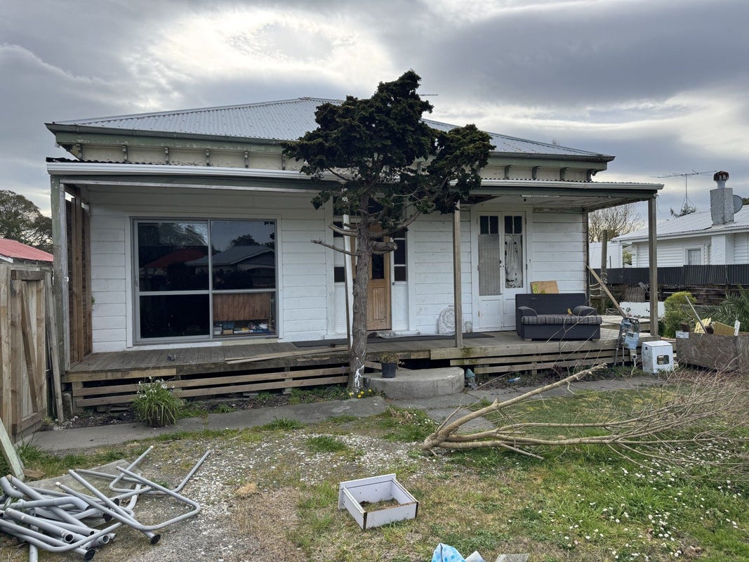 11 Endcliffe Road, Kaiti, Gisborne - Carousel 2