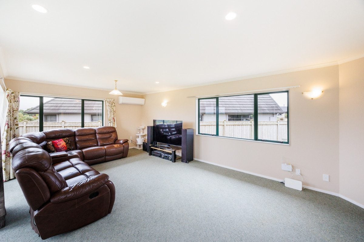 140 Pacific Drive, Fitzherbert, Palmerston North - Carousel 2