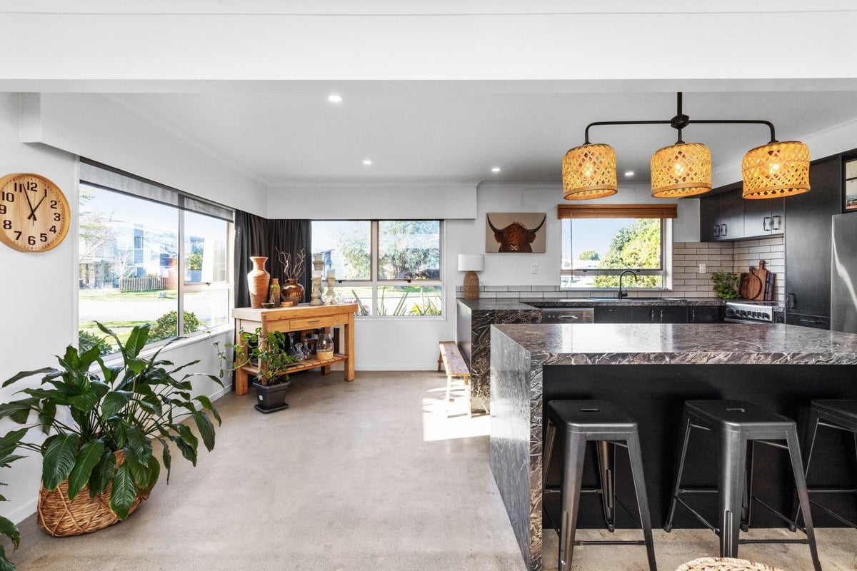 2 Matai Place, Pirimai, Napier - Carousel 2