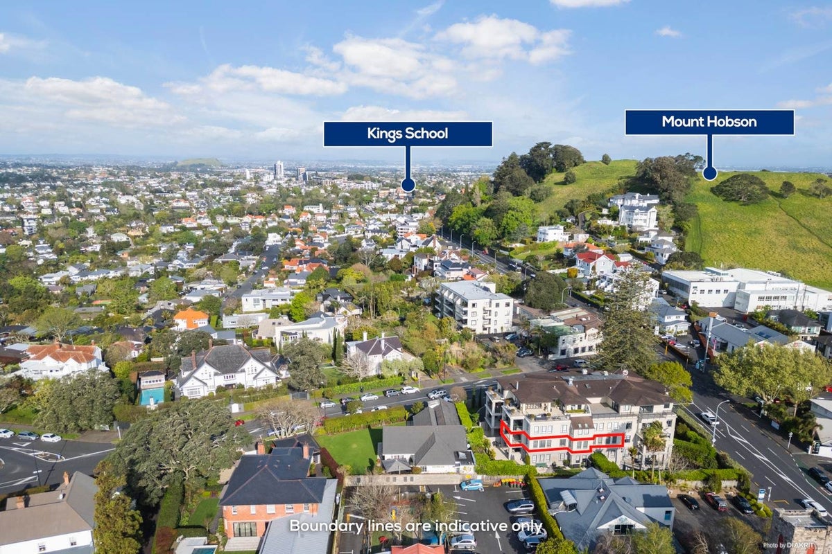 1B/2 Bassett Road, Remuera, Auckland - Carousel 2