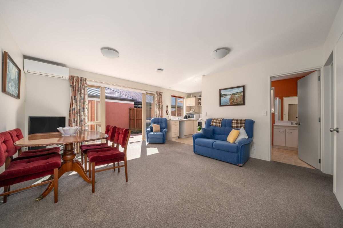 3/108 Yaldhurst Road, Sockburn, Christchurch City, Canterbury - Carousel 2