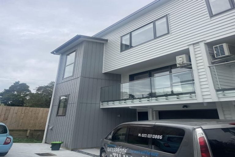 7/205 Sunnynook Road, Wairau Valley, Auckland - Carousel 1