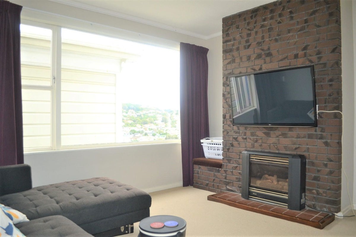 40 Tiber Street, Island Bay, Wellington - Carousel 2