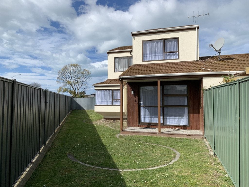 3/12 Lannie Place, Greenmeadows, Napier - Carousel 1