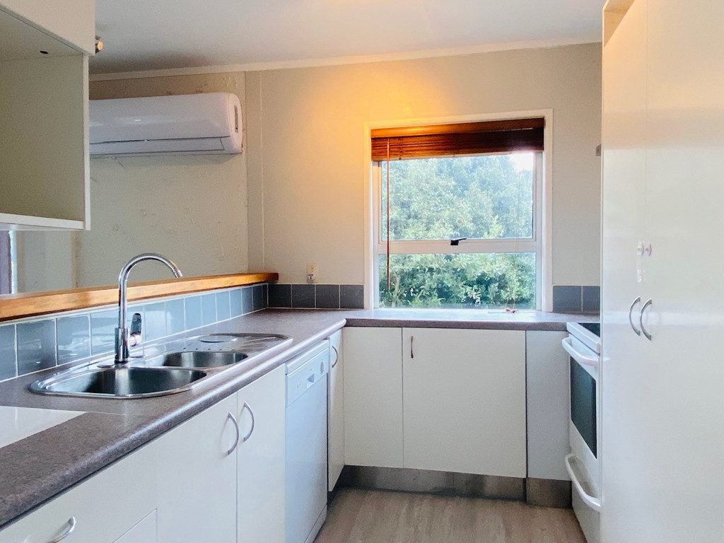 1/21 Malters Place, Browns Bay, Auckland - Carousel 2