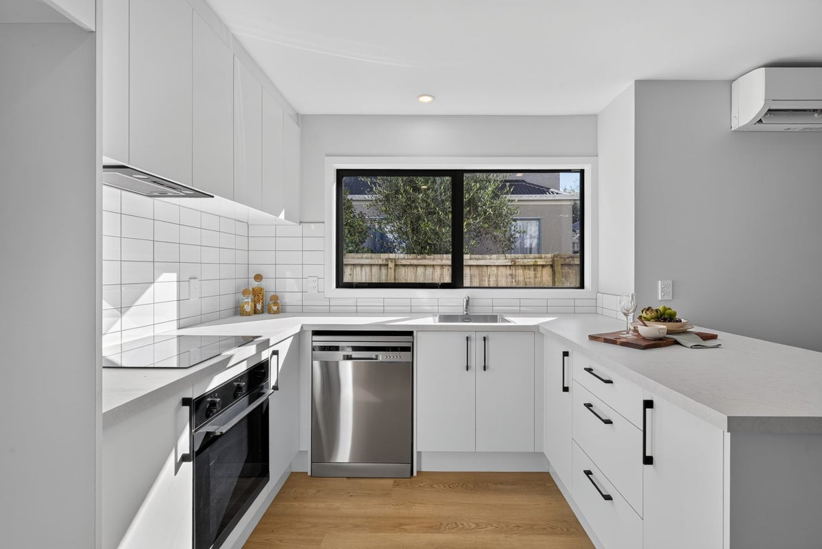 30 Coles Place, St. Albans, Christchurch City, Canterbury - Carousel 2