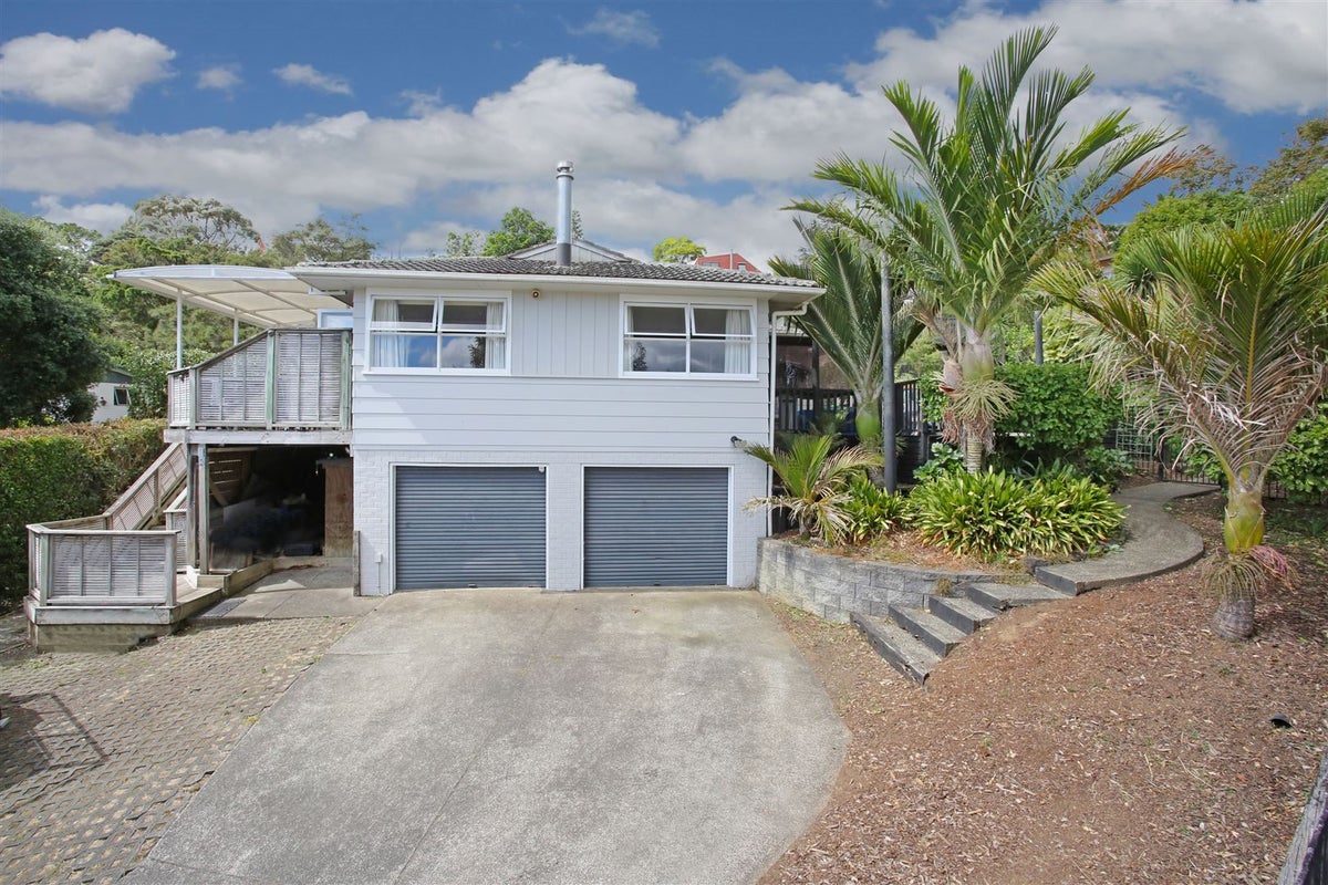 61 Mack Place, Red Hill, Papakura - Carousel 1
