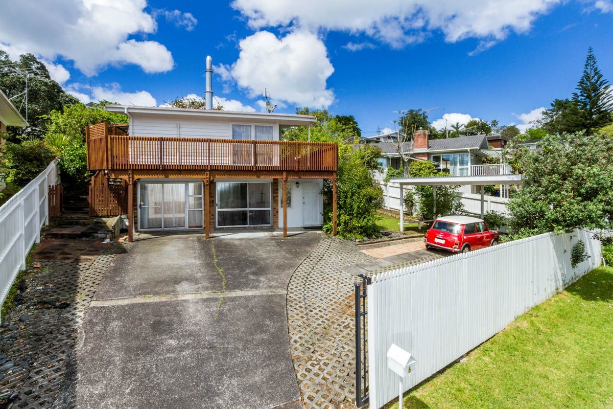 6 Ayton Drive, Totara Vale, Auckland - Carousel 1