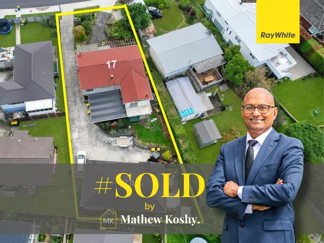 17 Tiroroa Avenue, Te Atatu South, Auckland - Carousel 1