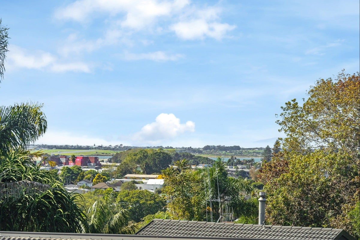 34B Karaka Road, Otumoetai, Tauranga - Carousel 24