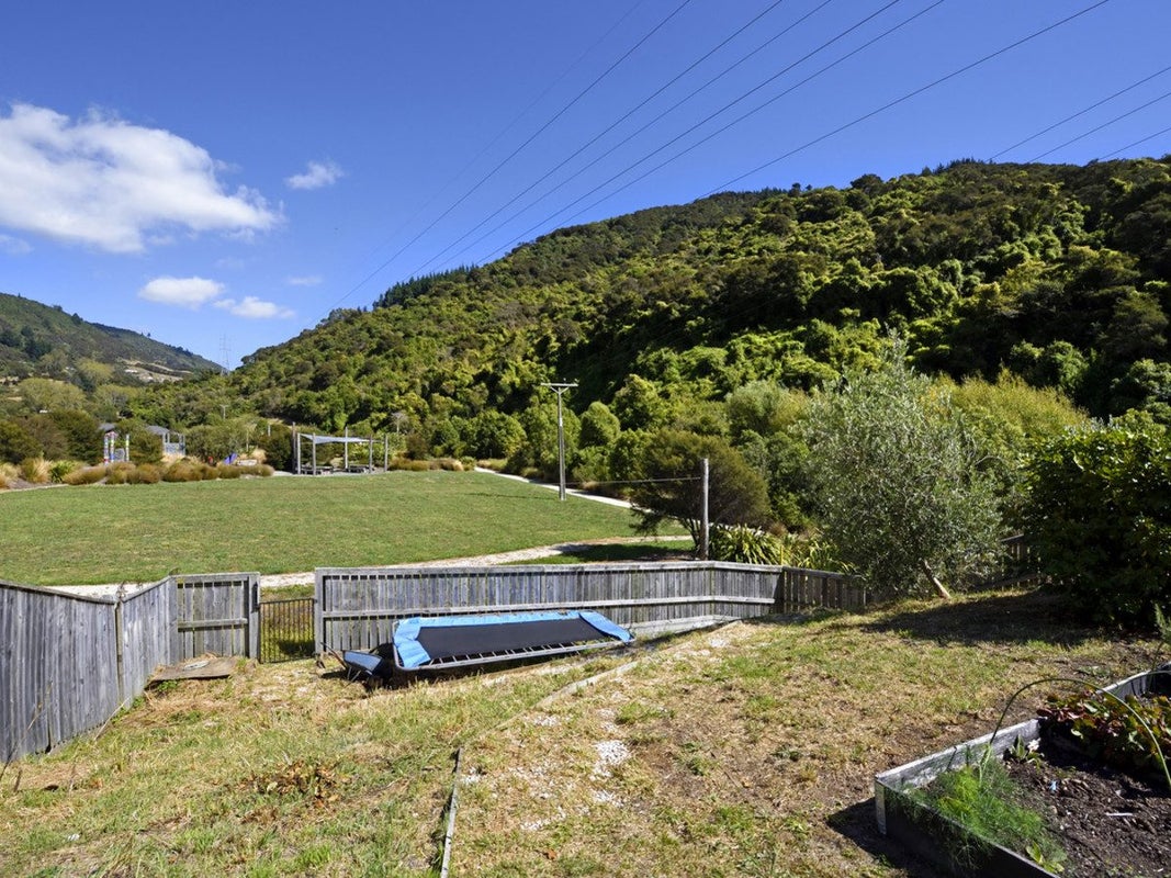 7 Olivine Terrace, The Brook, Nelson - Carousel 22