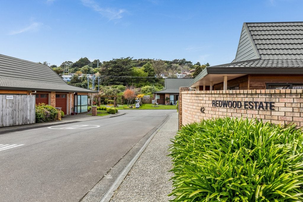2/42 Main Road, Tawa, Wellington - Carousel 18