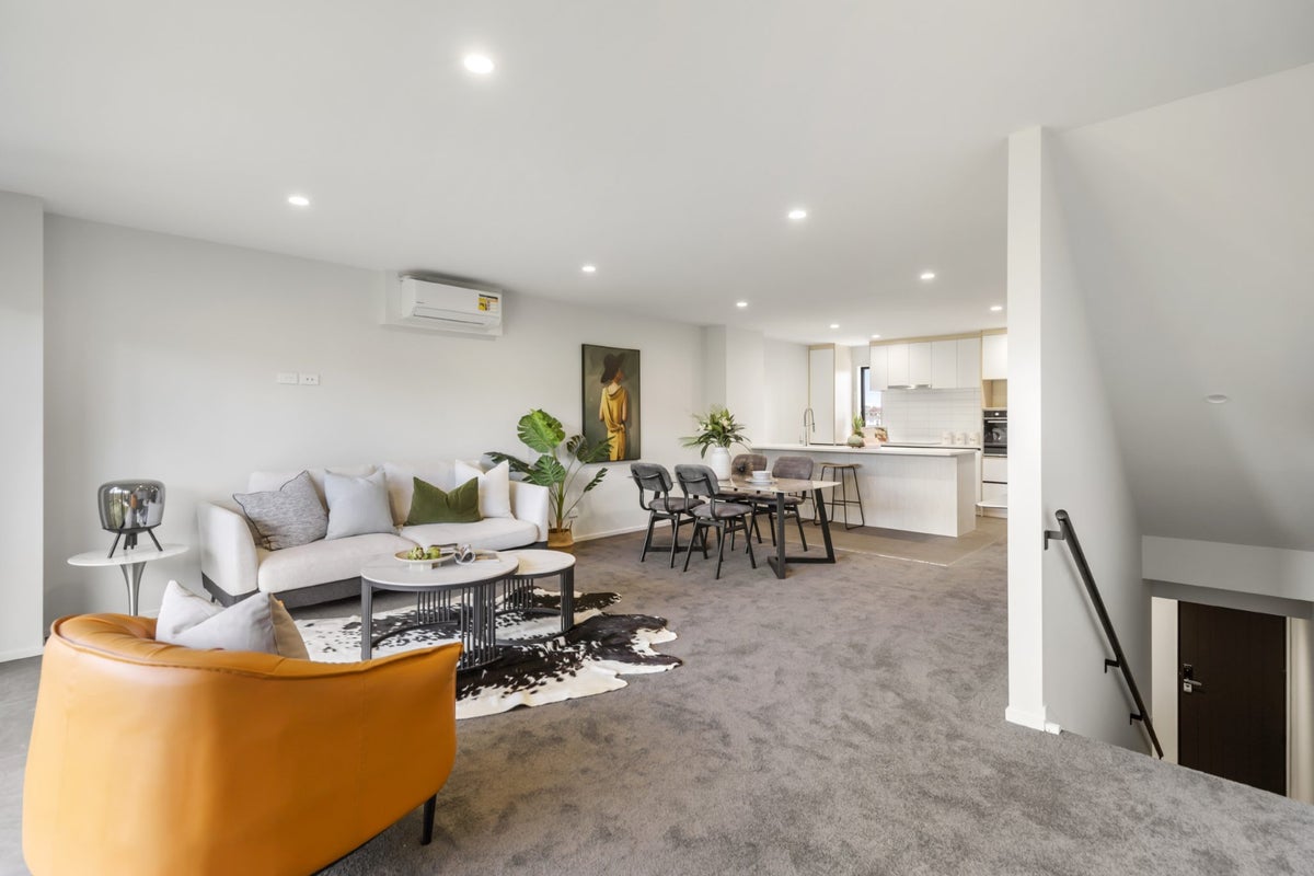 15A Forrest Hill Road, Milford, Auckland - Carousel 1