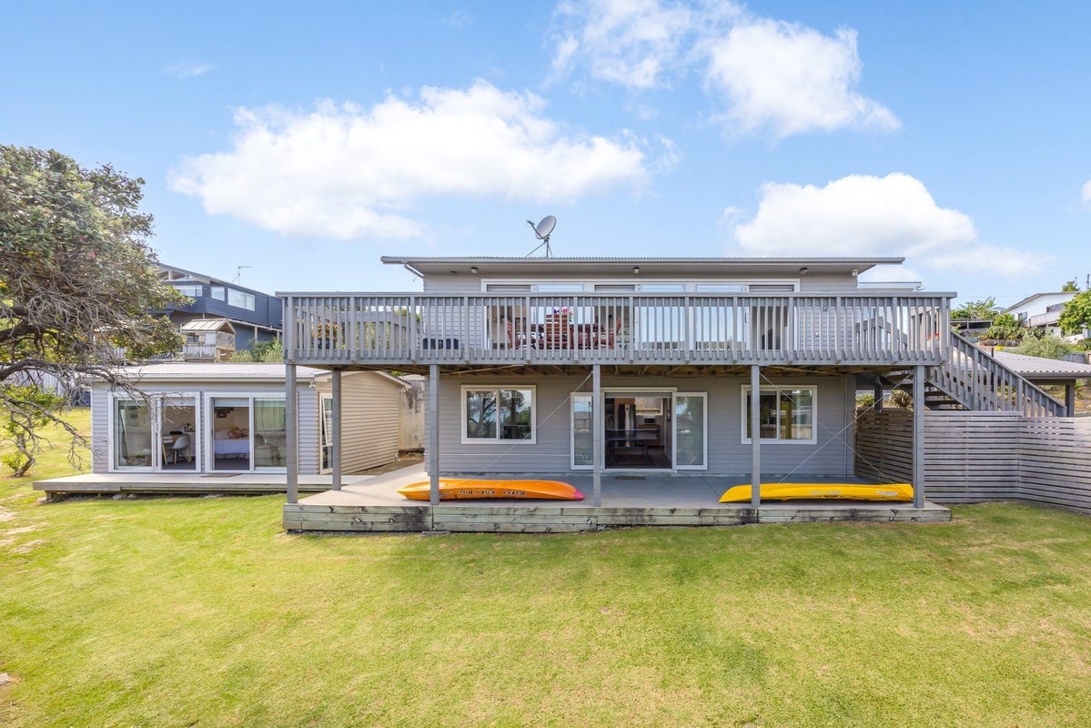 3 Siesta Terrace, Gulf Harbour, Whangaparaoa - Carousel 1