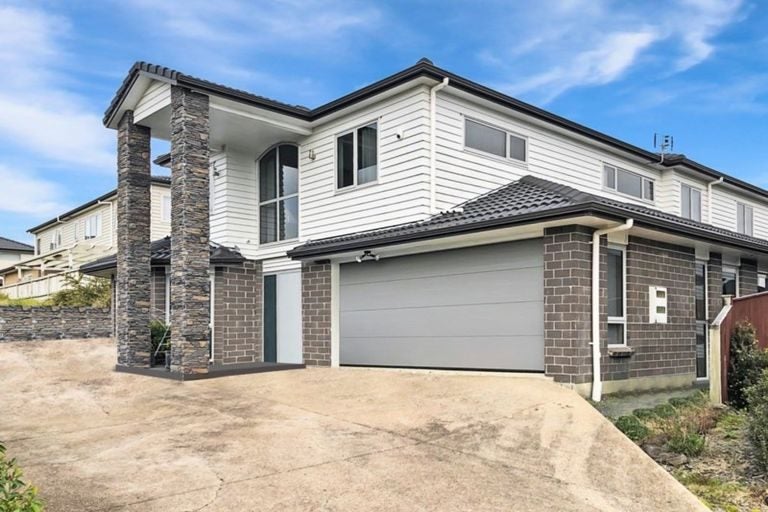 7 Gortnest Place, Flat Bush, Auckland - Carousel 1