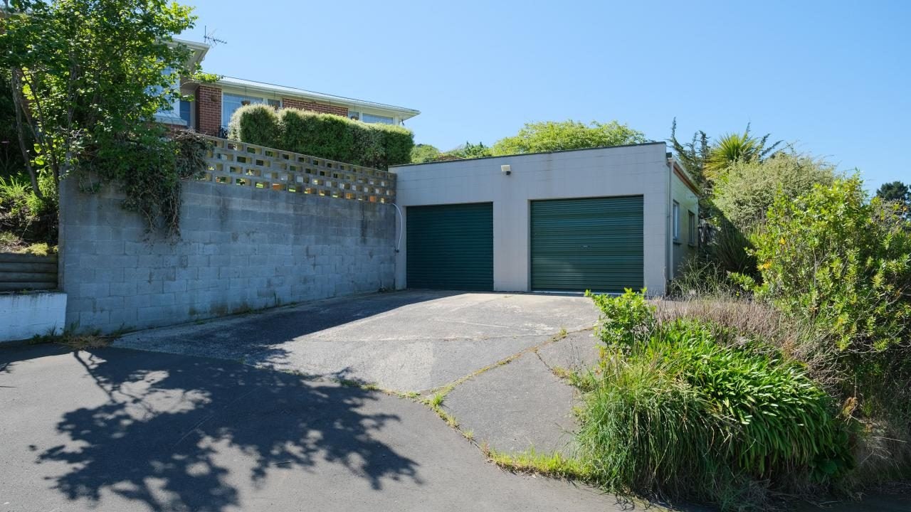 16 Forfar Street, Clyde Hill, Dunedin - Carousel 1