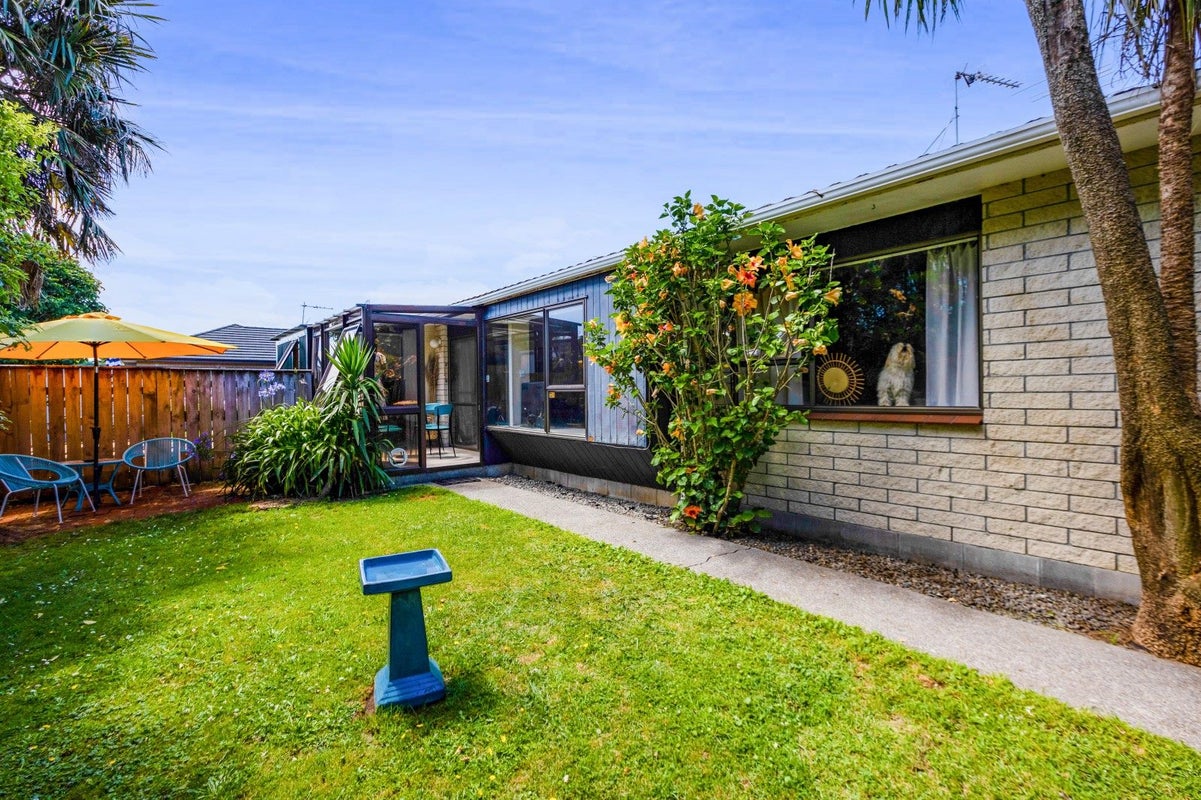 4/12 Webster Street, Westown, New Plymouth - Carousel 1